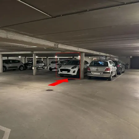 Calme, Parking Prive